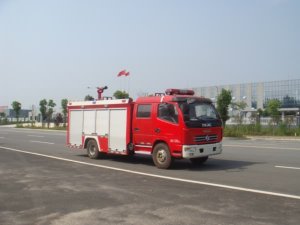 国五3吨水罐消防车